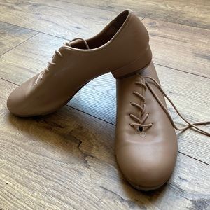 Tap shoes